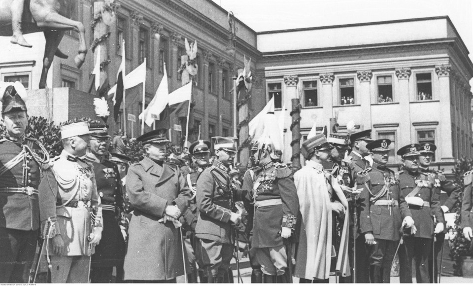 Uroczystości święta 3 Maja na placu Piłsudskiego w Warszawie w 1931 roku