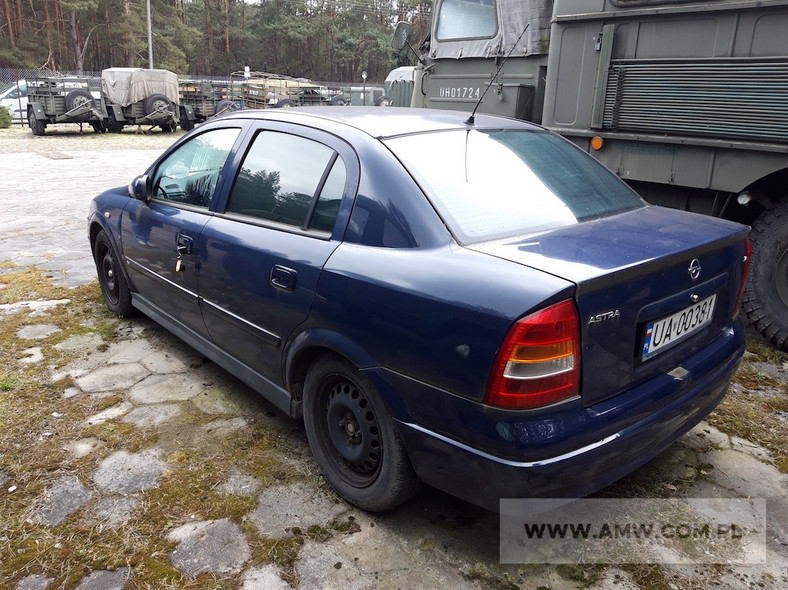 Samochód osobowy Opel Astra II 1.4: 2003 r.; 3 tys. zł