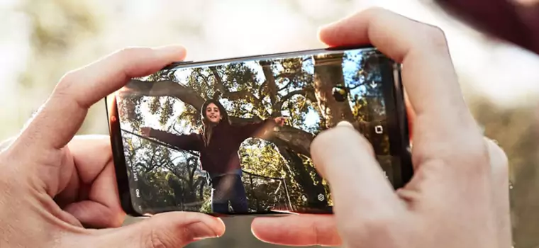 Samsung Galaxy S10 ujawnia wygląd na zdjęciu. Ma ekran Infinity-O