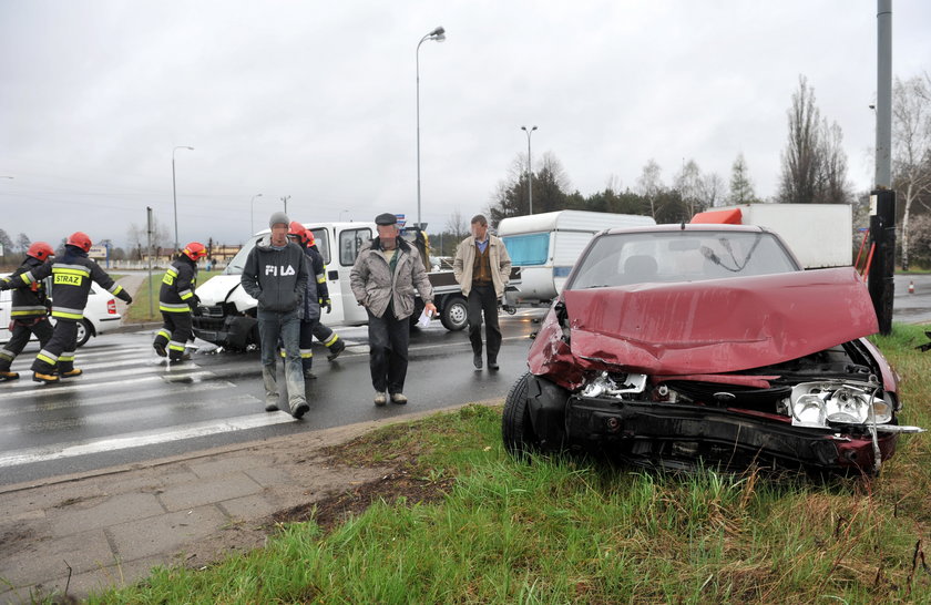 Wypadek na skrzyżowaniu Maratońskiej i Sanitariuszek