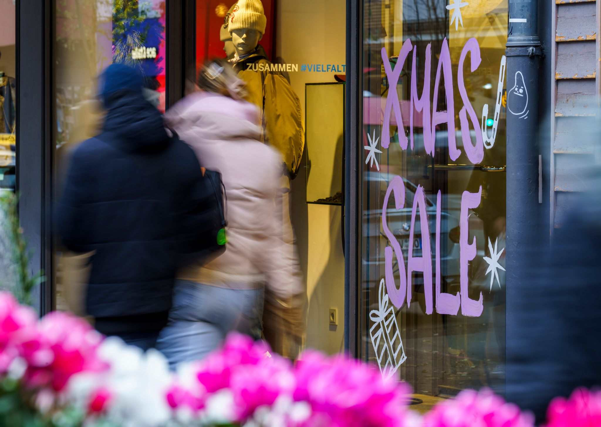 Weihnachtsgeschäft floppt: Deutsche sparen wie seit Finanzkrise nicht mehr