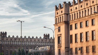 Marmury, gigantyczne żyrandole, zdobione sufity, a w sąsiedztwie bar mleczny. Angielski dziennik zaprasza do odwiedzin w krakowskiej hucie