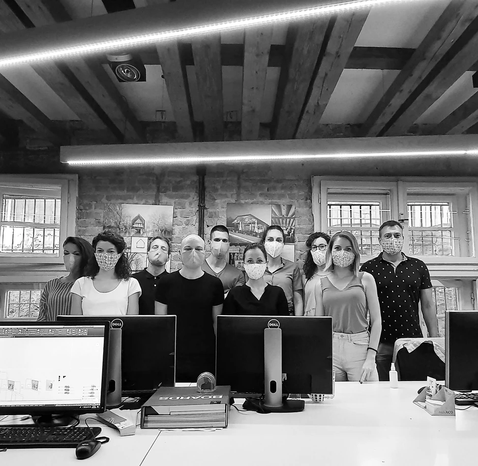 Dušica sa svojim timom