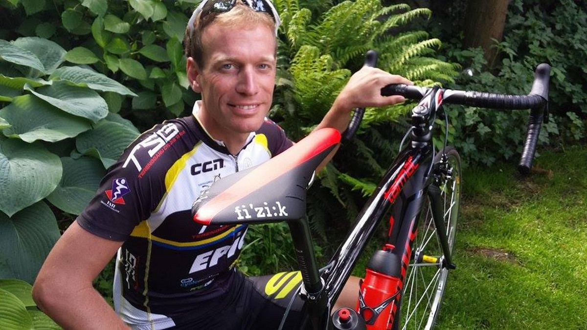 Maarten de Jonge może mówić o niesamowitym szczęściu. 29-letni holenderski kolarz cudem uniknął śmierci. Zawodnik malezyjskiego zespołu Terengganu miał lecieć samolotem, który został w czwartek zestrzelony nad Ukrainą, jednak w ostatniej chwili zrezygnował z lotu…