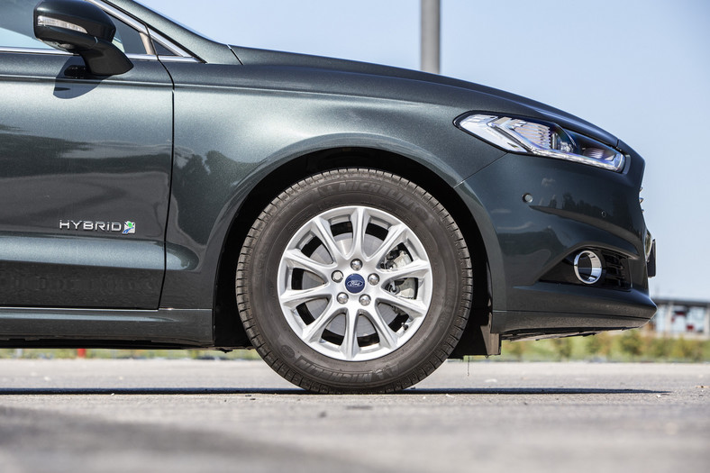 Ford Mondeo Hybrid Titanium