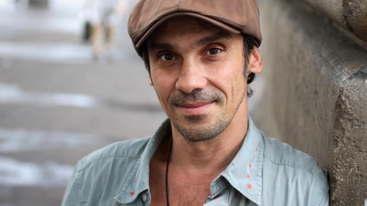 Manu Chao, legenda sceny undergroundowej, będzie gwiazdą koncertu Street Life, który odbędzie się w czwartek, 18 czerwca, na stadionie MOSiR w Oświęcimiu. W programie Life Festival Oświęcim 2015 pojawi się również widowisko muzyczne, oparte na największych hitach brytyjskiego rocka.