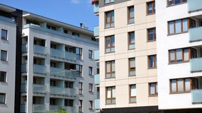 Ceny mieszkań lecą w dół. Rynek nieruchomości pęka pod presją?