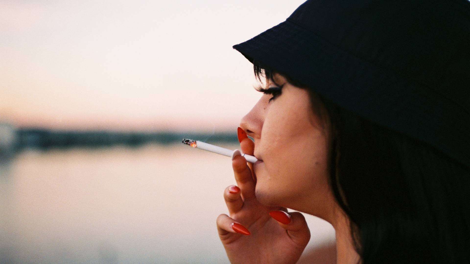 Pięć rzeczy, po które możesz sięgnąć zamiast po kolejnego papierosa
