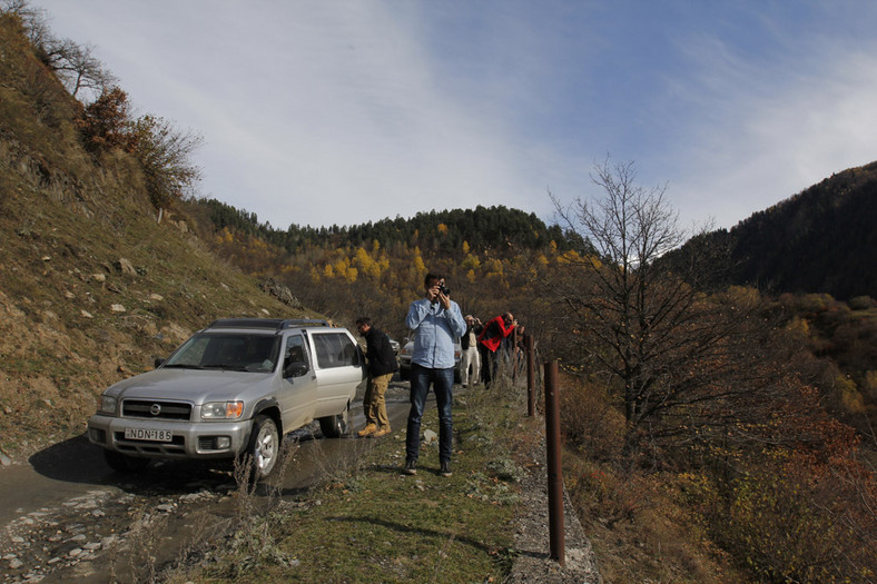 Auto Świat 4x4 Expedition: toast za Gruzję