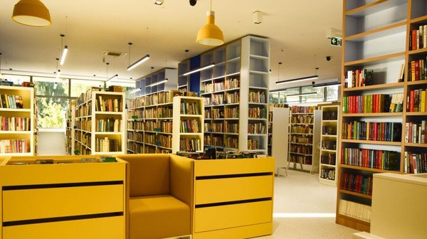 Biblioteka Kraków to miejska sieć bibliotek – jedna z największych w Polsce. Znajdziemy tu blisko 1,3 mln ksiązek