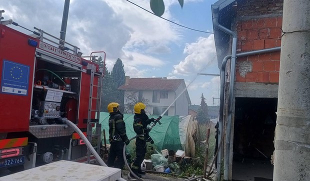 Požar u kući u Mladenovcu 