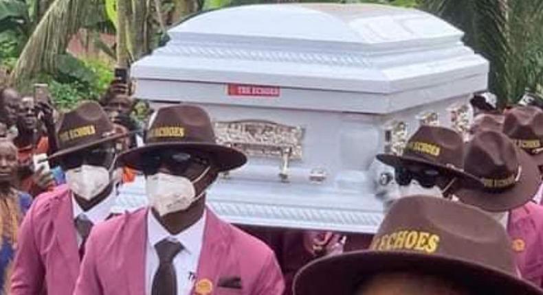 Nigerian gospel singer Osinachi Nwachukwu has been laid to rest.