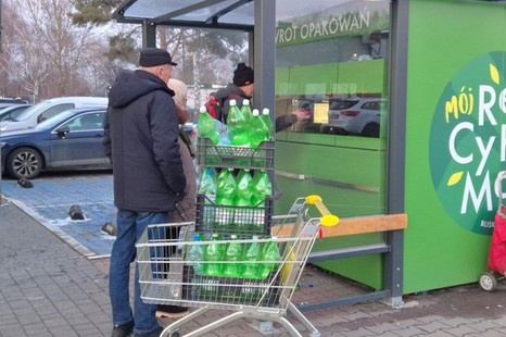 System kaucyjny działa od kilku miesięcy. Polacy zwrócili ponad pół miliarda opakowań