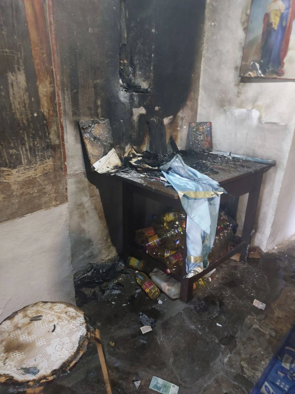 Oštećene su ikone i freske