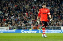 Real Madryt stracił swoją gwiazdę. Poważna kontuzja Casillasa. WIDEO