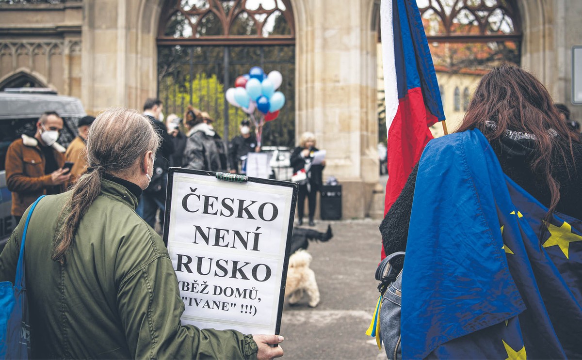 Demonstracja przeciwko działaniom GRU w Czechach. Praga, 19 kwietnia 2021 r.
