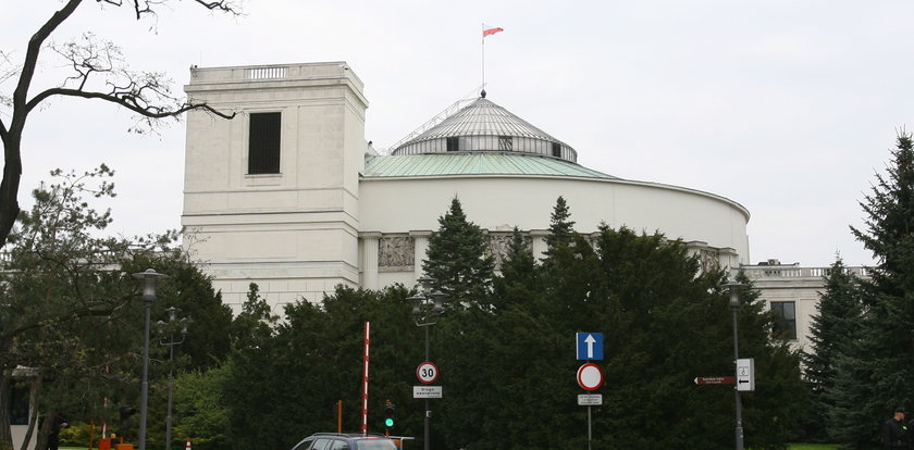 Zamach na Sejm za pomocą wyrzutni? Ostrzeżenie przed "solistą" z rakietą