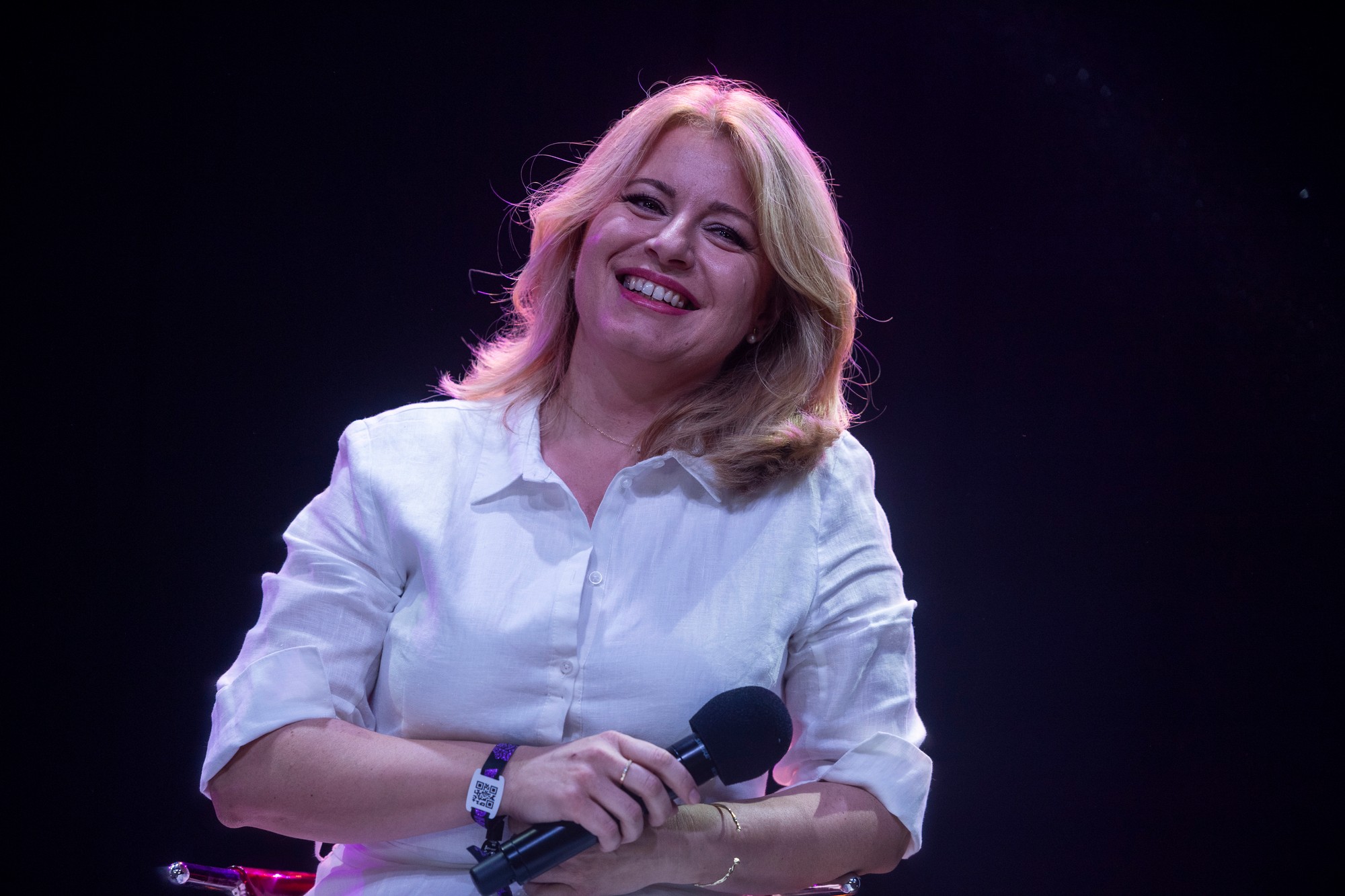Prezidentka SR Zuzana Čaputová počas diskusie s novinárom Štefanom Hríbom v rámci štvrtého dňa festivalu Pohoda.