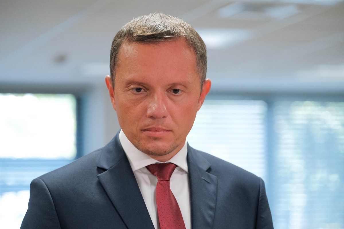 Tomasz Zdzikot prezes KGHM Polska Miedź od listopada 2022 r., wcześniej prezes Poczty Polskiej, wiceminister obrony narodowej oraz spraw wewnętrznych i administracji