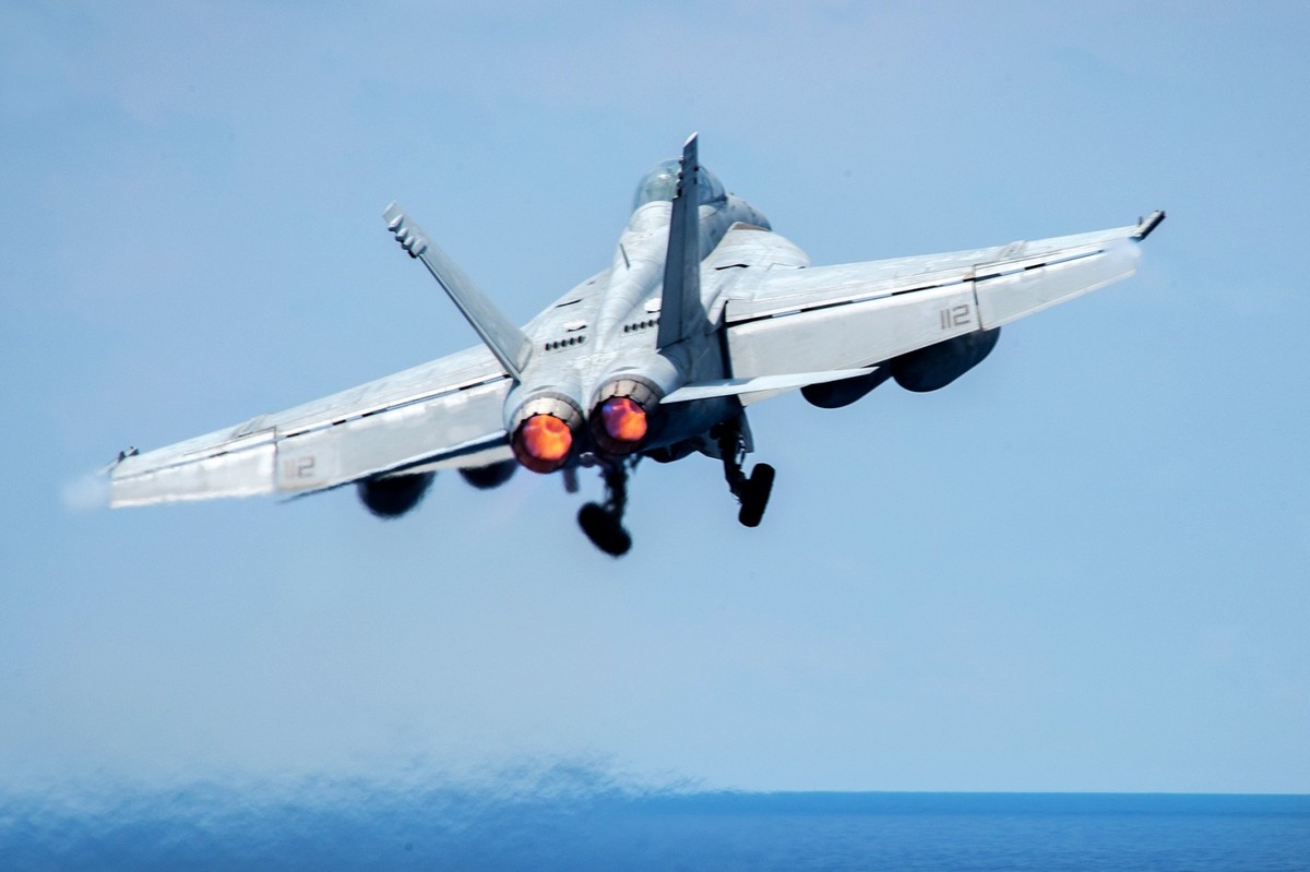Deklaracja jest odwetem za zestrzelenie w niedzielę przez amerykański myśliwiec F/A-18 syryjskiego samolotu uderzeniowego Su-22.
