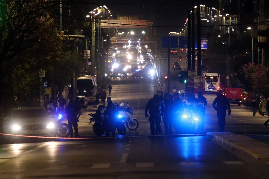 Sukob policije i grupe ljudi u Atini