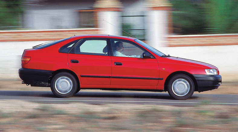 2. Toyota Carina E (1992-97)