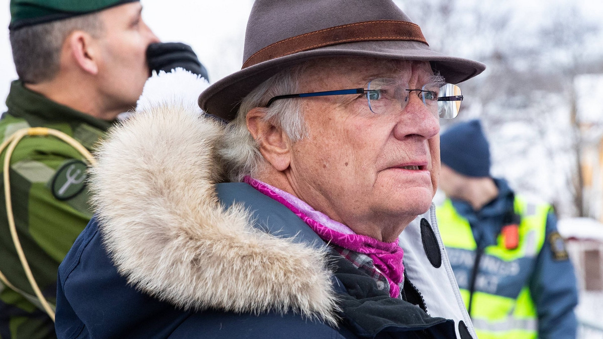 Król Szwecji Karol XVI Gustaw, komentując na antenie szwedzkiej telewizji SVT rozgrywane w Aare mistrzostwa świata w narciarstwie alpejskim, na pytanie o „ikonę szwedzkich sportów zimowych” - Bieg Wazów stwierdził, że jest on „śmiertelnie nudny”.