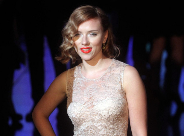 Scarlett Johansson siada na reżyserskim krześle
