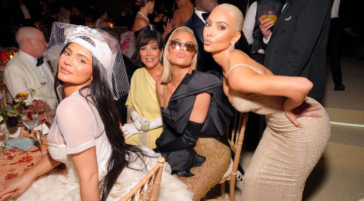 A Kardashian-Jenner klán a Met gálán
