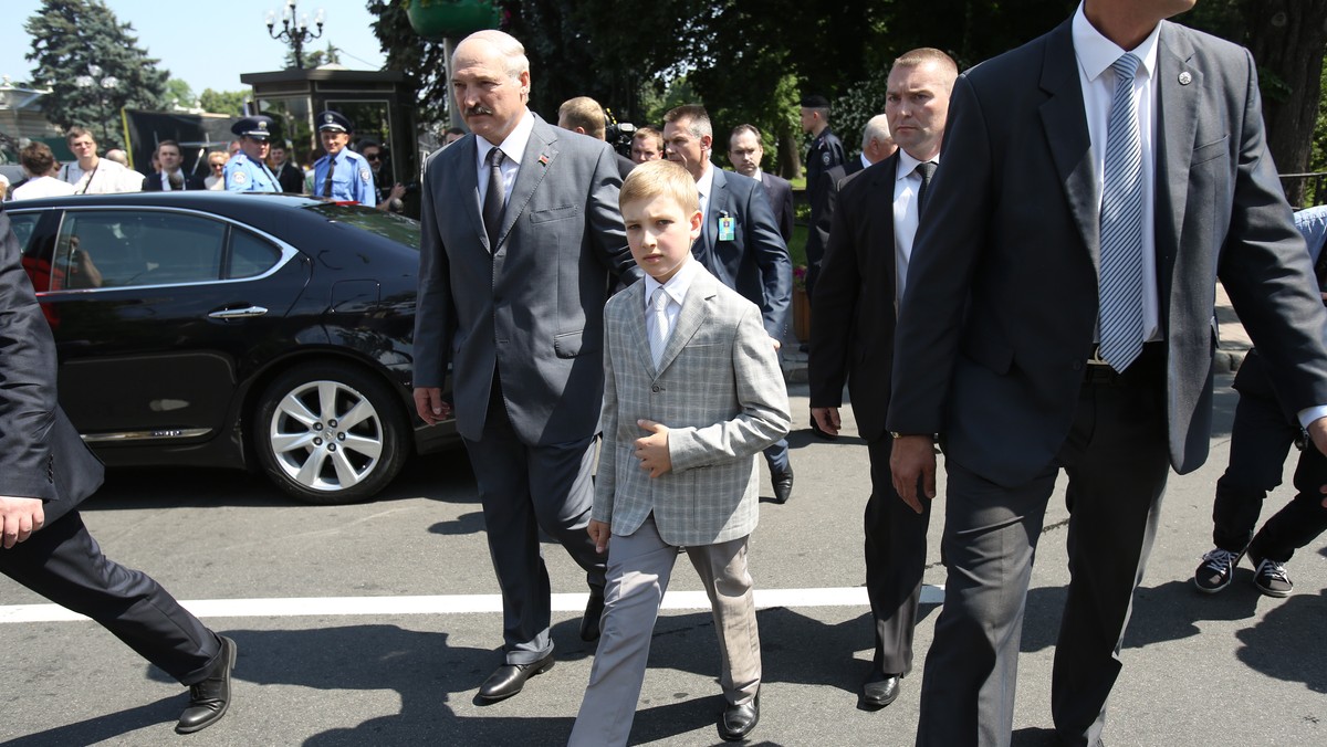 Prezydent Białorusi Alaksandr Łukaszenka oświadczył, że zamierza utrzymywać stabilność w państwie mimo krytyki ze strony Zachodu. Zapewnił, że nie pozwoli państwom zachodnim rządzić się w jego kraju.