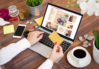 Czy sprzedaż przez internet suplementów diety i kosmetyków jest zwolniona z obowiązku prowadzenia ewidencji sprzedaży przy użyciu kasy fiskalnej?