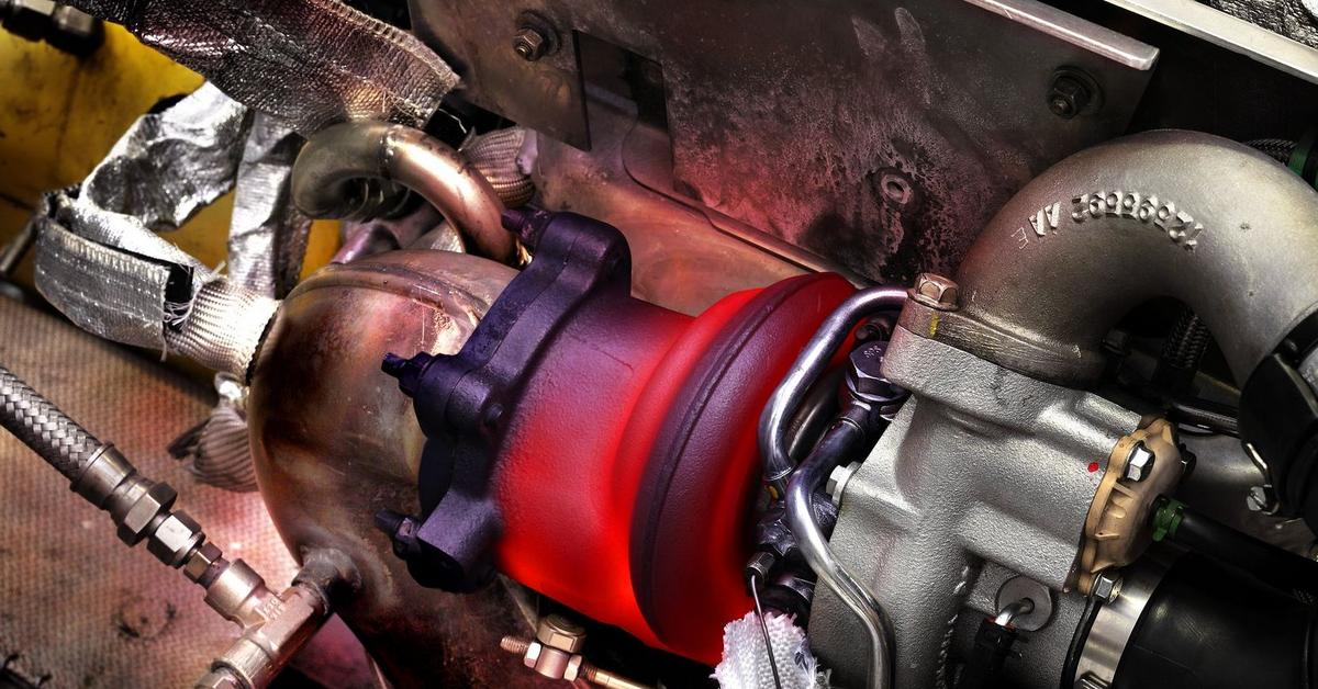 Турбина раскаляется до красна. Прогреть турбину. С. Bmw m10 двигатель формула 1. Прогреть турбину.