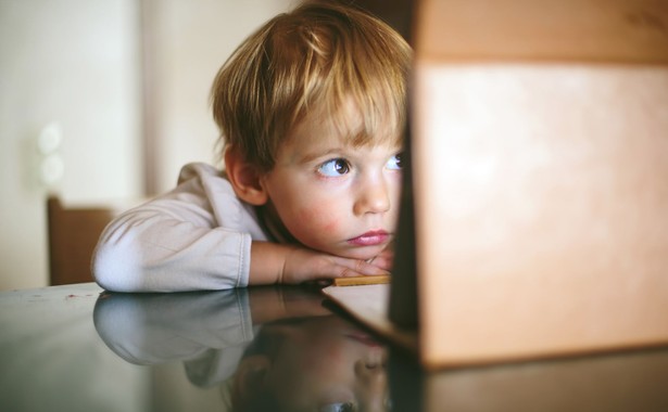 Jedna piąta szkół nie dostała wsparcia przy przejściu na edukację zdalną [BADANIE]