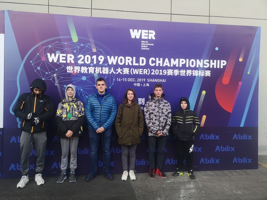 Đaci iz Srbije osvojili nagrade u Šangaju na takmičenju robotike