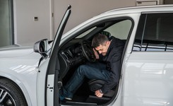 Hołowczyc za kierownicą nowego cacka! LUKSUS z pneumatycznym zawieszeniem. FOTO