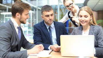 Dodatki stażowe i jubileuszówki nie mogą być wypłacane na zasadach gorszych niż w sferze budżetowej [STANOWISKO MRPiPS]