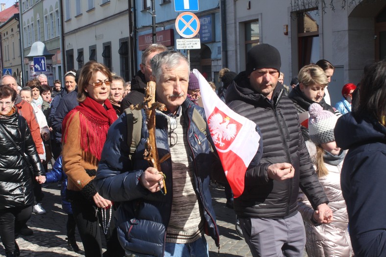 Marsz w obronie dobrego imienia świętego Jana Pawła II oraz wartości, które głosił - Nowy Targ 18 marca 2023 r.