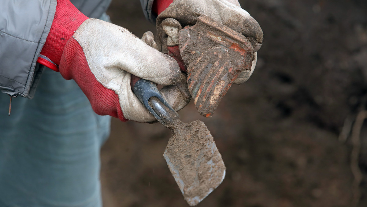 Fundamenty odkryte w Orli mogą pomóc w odtworzeniu dworu Radziwiłłów 