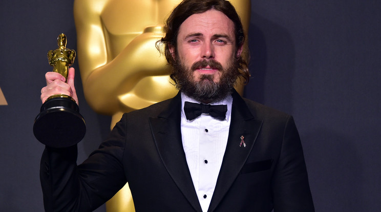 Casey Affleck idén még az Oscar-díjával mosolygott /Fotó:AFP