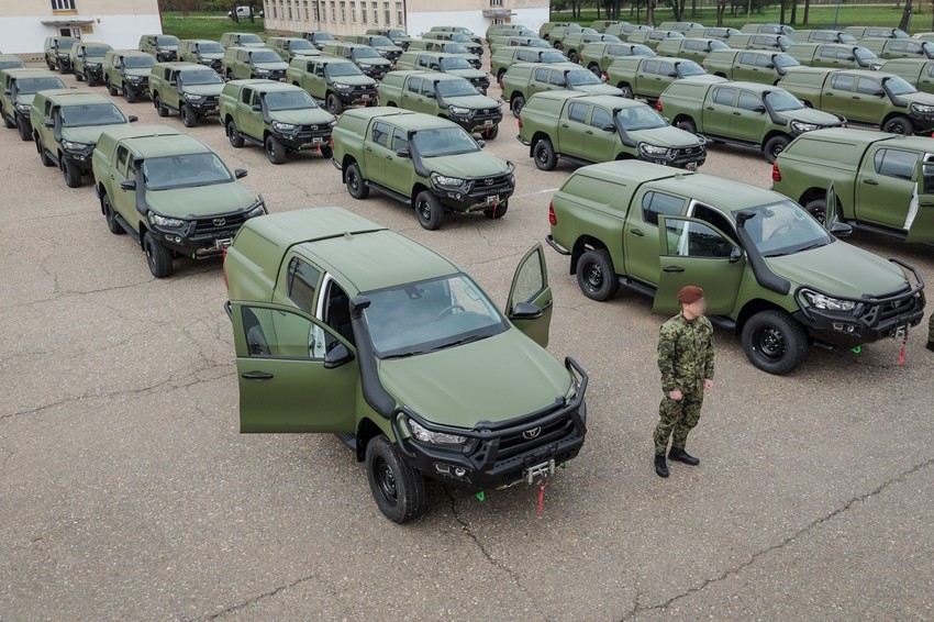 Novih 100 terenskih vozila za jedinice Vojske Srbije