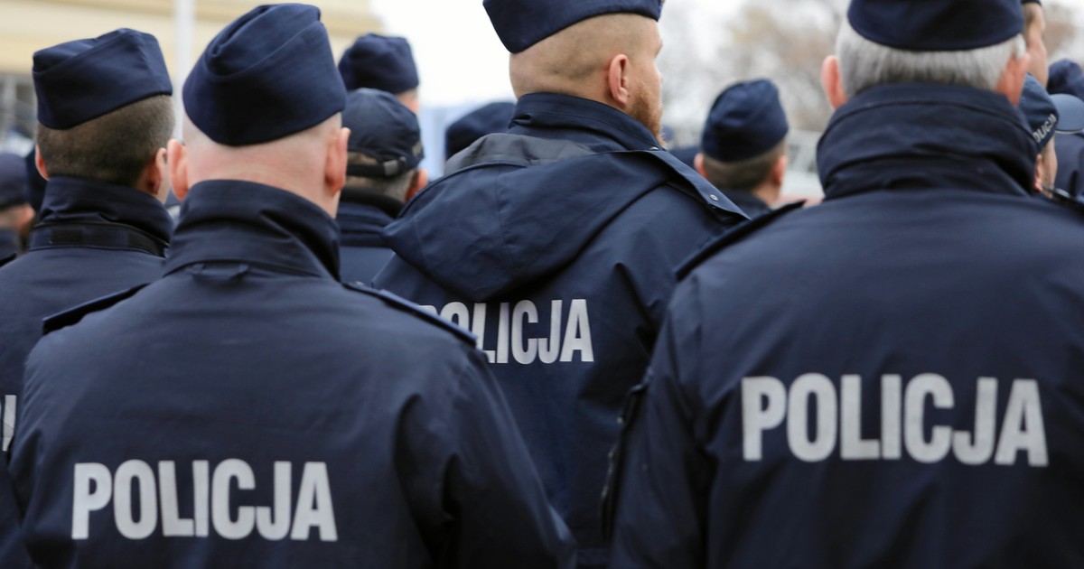 Co się dzieje na polskich komisariatach? „Zatrzymanym odbiera się kule i okulary. To nadmierna ostrożność”