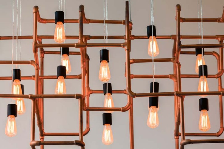 Aby uniknąć błędów, warto dokładnie zapoznać się z dokumentacją konkursową. Wybór odpowiedniego wykonawcy audytu i strategii ma kluczowe znaczenie dla uzyskania dotacji. Jego kompetencje i doświadczenie są jednym z aspektów oceny wniosku. 
Firmy, które z sukcesem zrealizowały projekty w pierwszym etapie dofinansowania, tj. przygotowały strategię wzorniczą, mogą ubiegać się o kolejną pulę wsparcia – na jej wdrożenie. Tutaj maksymalna wartość dotacji sięga nawet 3 mln zł i może stanowić do 70 proc. kosztów kwalifikowanych projektu. Wsparcie obejmie: usługi doradcze niezbędne do realizacji projektu wzorniczego oraz zakup urządzeń i maszyn oraz wartości niematerialnych i prawnych (wyłącznie w przypadku innowacji produktowych).