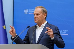 Tusk: Polski żołnierz i funkcjonariusz patrolujący granicę musi mieć możliwość użycia przymusu oraz broni w sytuacji zagrożenia