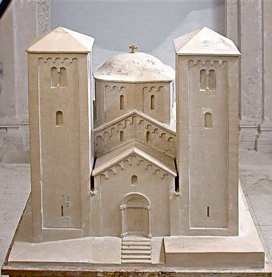 Maketa kako bi manastir izgledao sa kulama