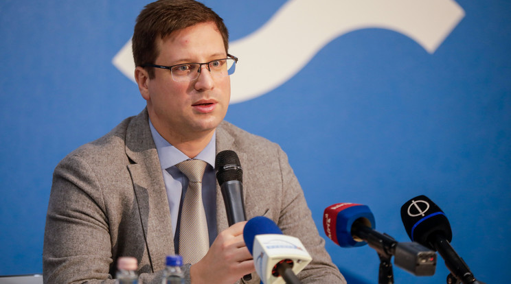 Gulyás Gergely Miniszterelnökséget vezető miniszter szerint nem kizárt, hogy újra be kell majd oltani mindenkit /Fotó: MTI Rosta Tibor