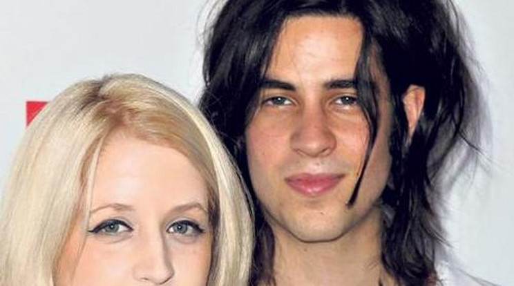 Valaki nyomokat tüntetett el Peaches Geldof lakásán