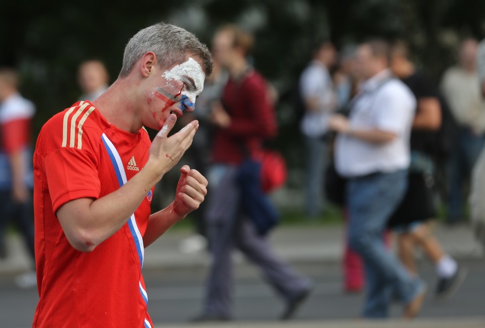 Rosyjski kibic przed meczem Polska - Rosja, fot. PAP/Rafał Guz