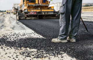 Czy wydatki na infrastrukturę drogową stanowią koszt podatkowy dla spółki realizującej inwestycję mieszkaniowo-usługową?