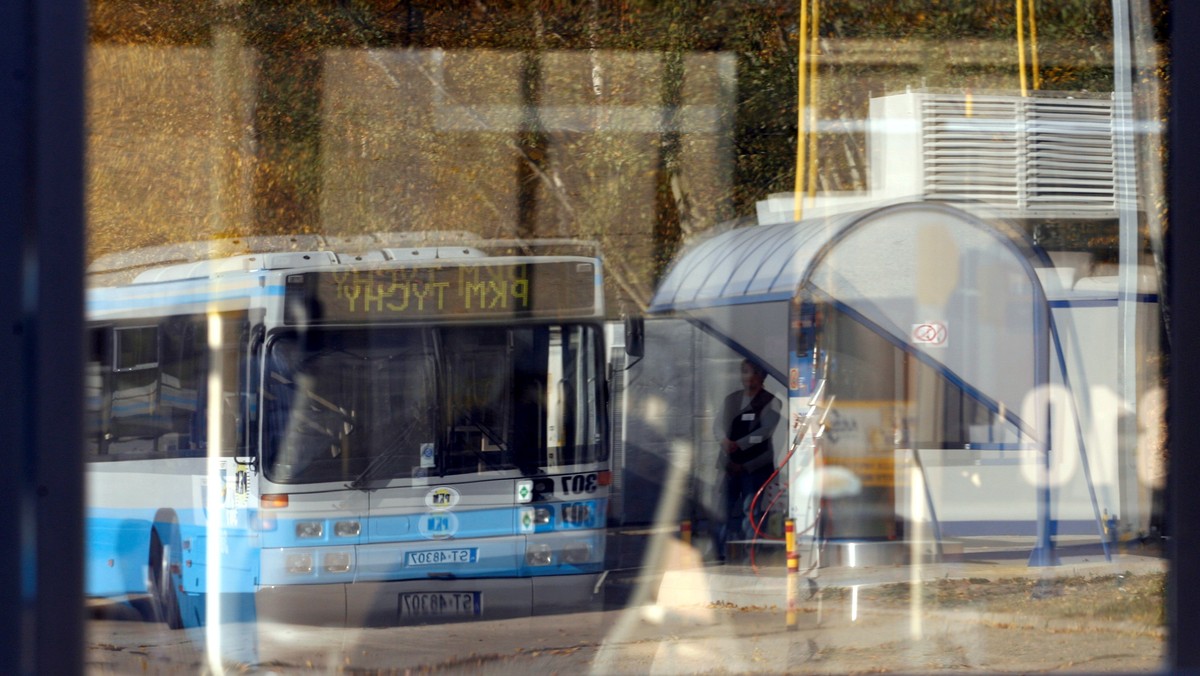 Na początku sierpnia 2020 r. na ulice Tychów powinno wyjechać 20 nowych 12-metrowych autobusów miejskich Autosan o napędzie gazowym. Tyski przewoźnik zamawia pojazdy zasilane sprężonym gazem ziemnym CNG, aby wkrótce cała jego flota jeździła na tym paliwie.