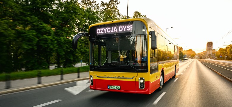 Nowe autobusy wyjechały na drogi. Zaskakujące dane z polskich miast